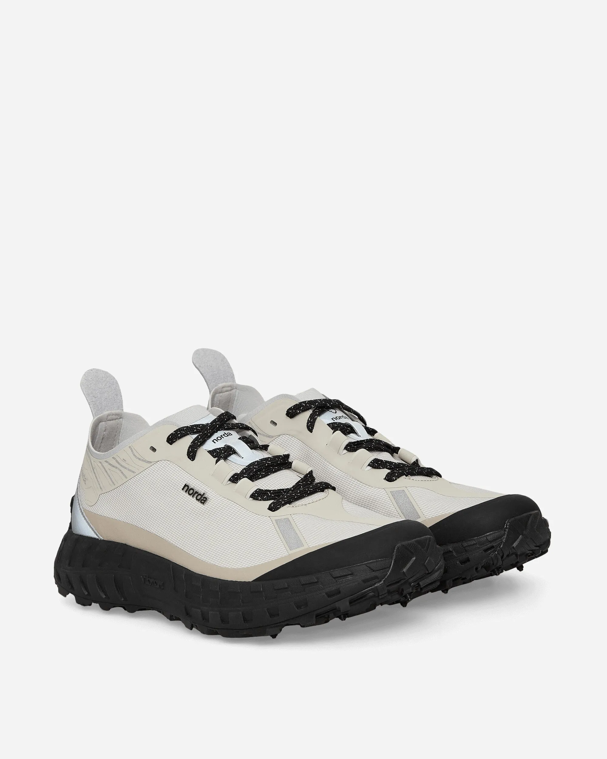 001 Sneakers Cinder