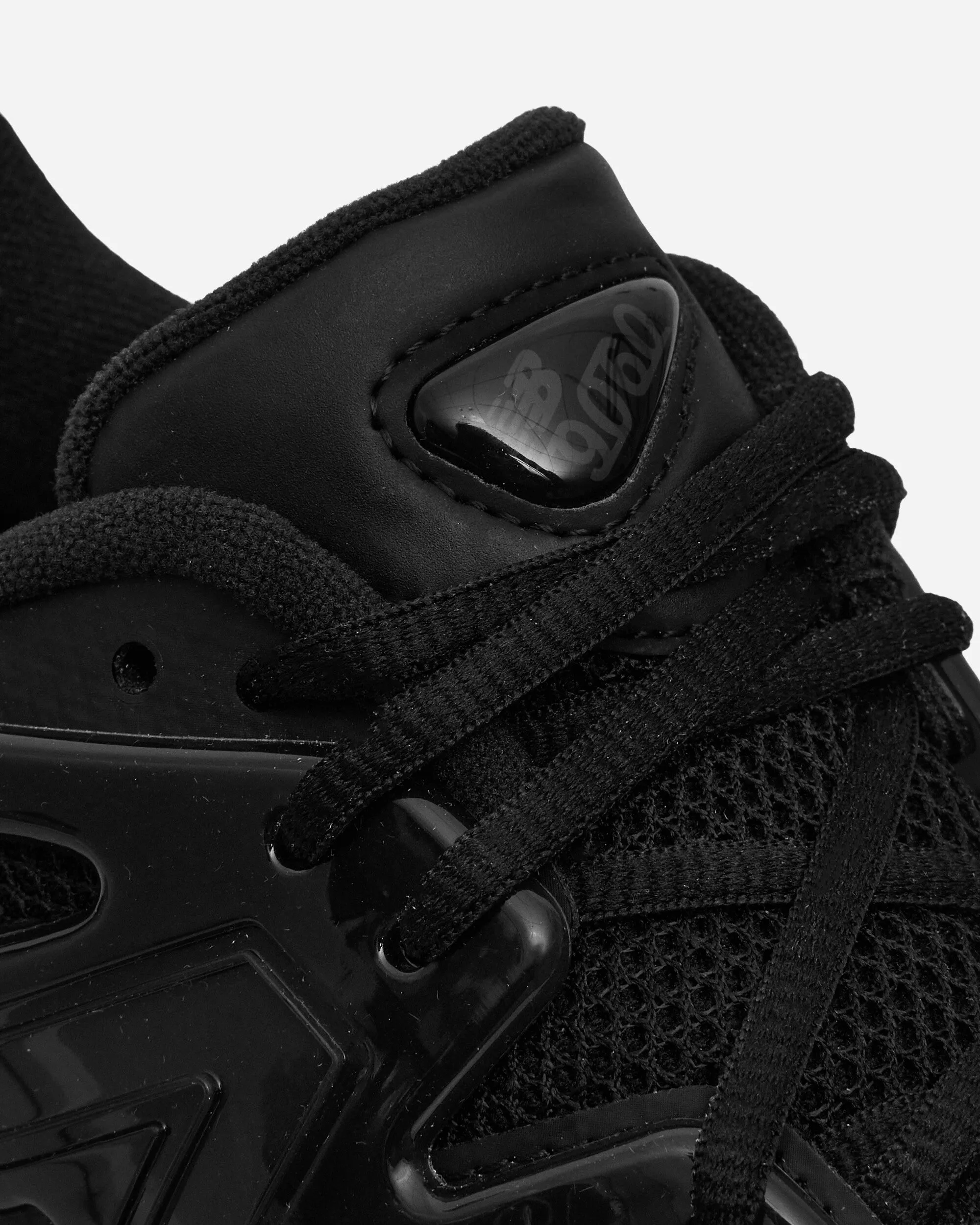 9060 Sneakers Triple Black