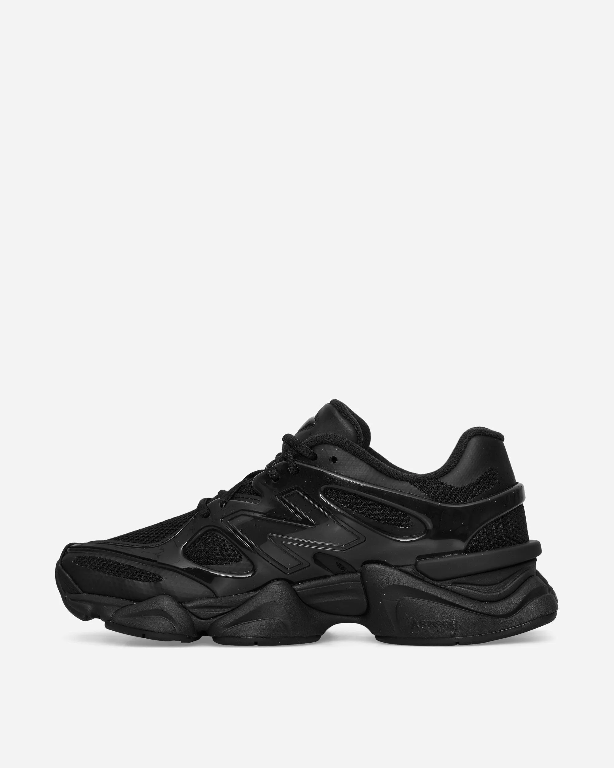 9060 Sneakers Triple Black