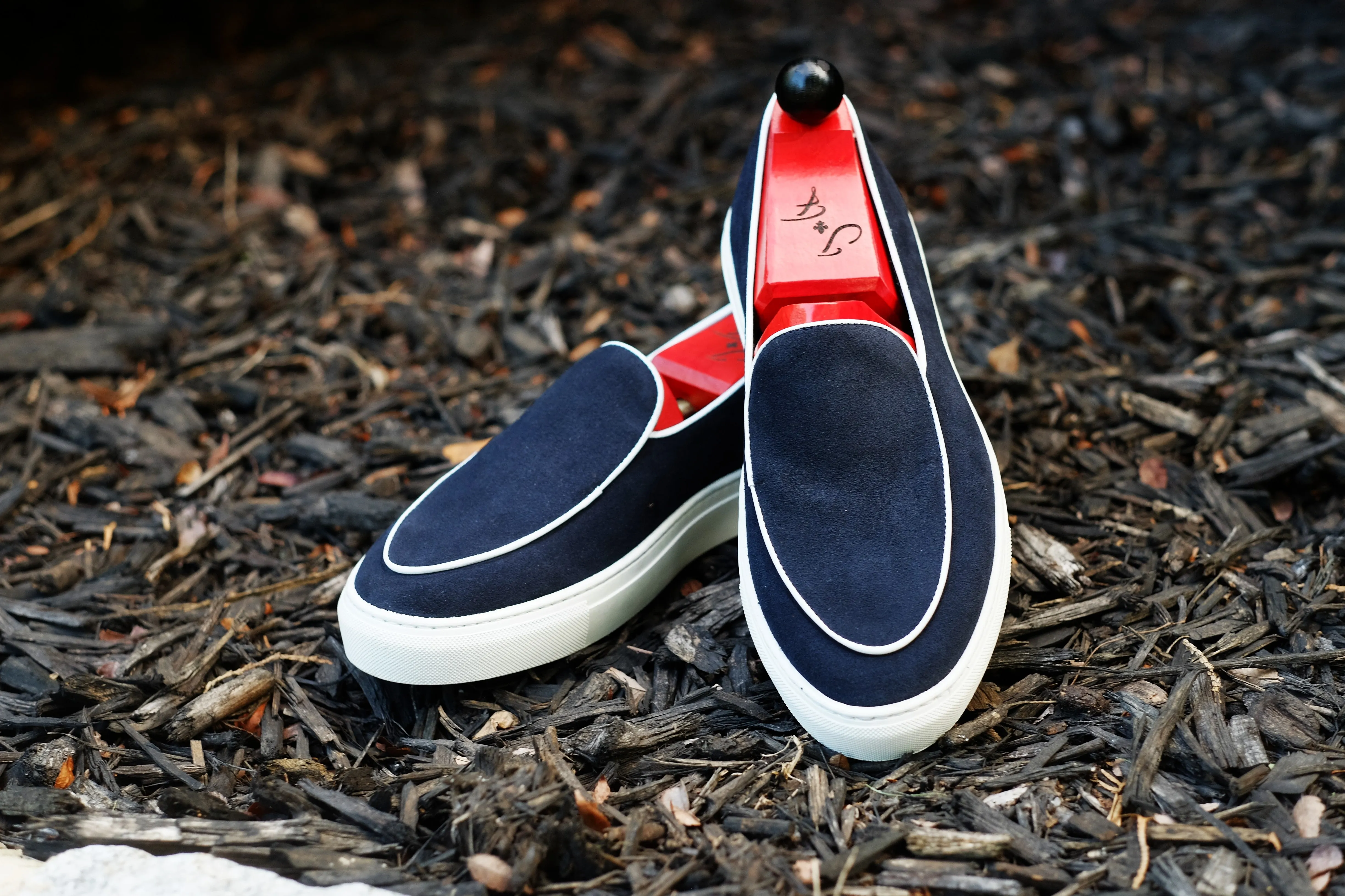 Ellensburg - Navy Suede / White Calf Piping - PRE SALE