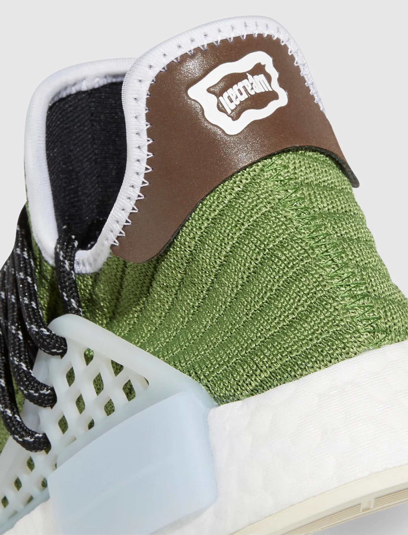 ICE CREAM PHARRELL NMD HU "RUNNING DOG"