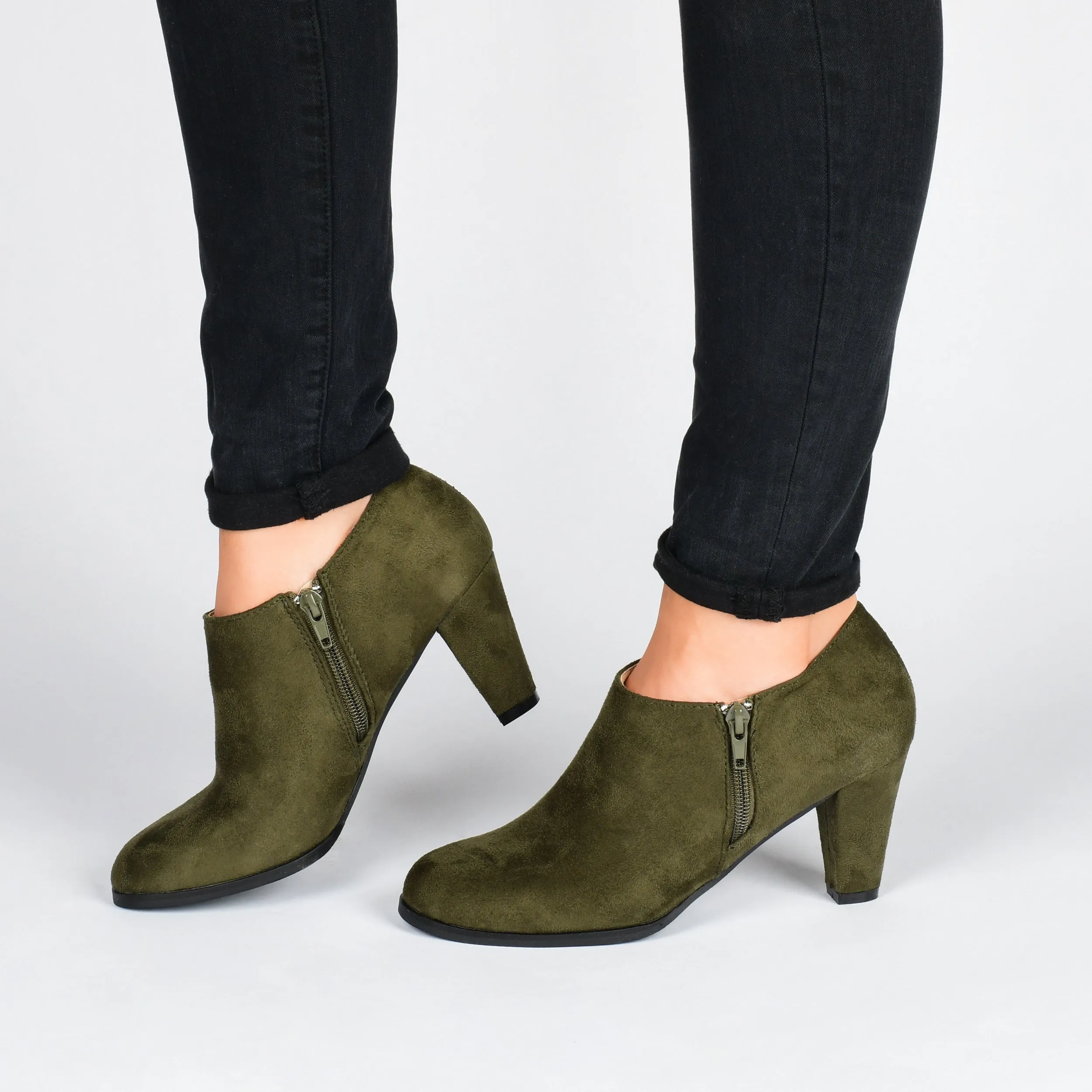 Journee Collection Women's Comfort Sanzi Bootie