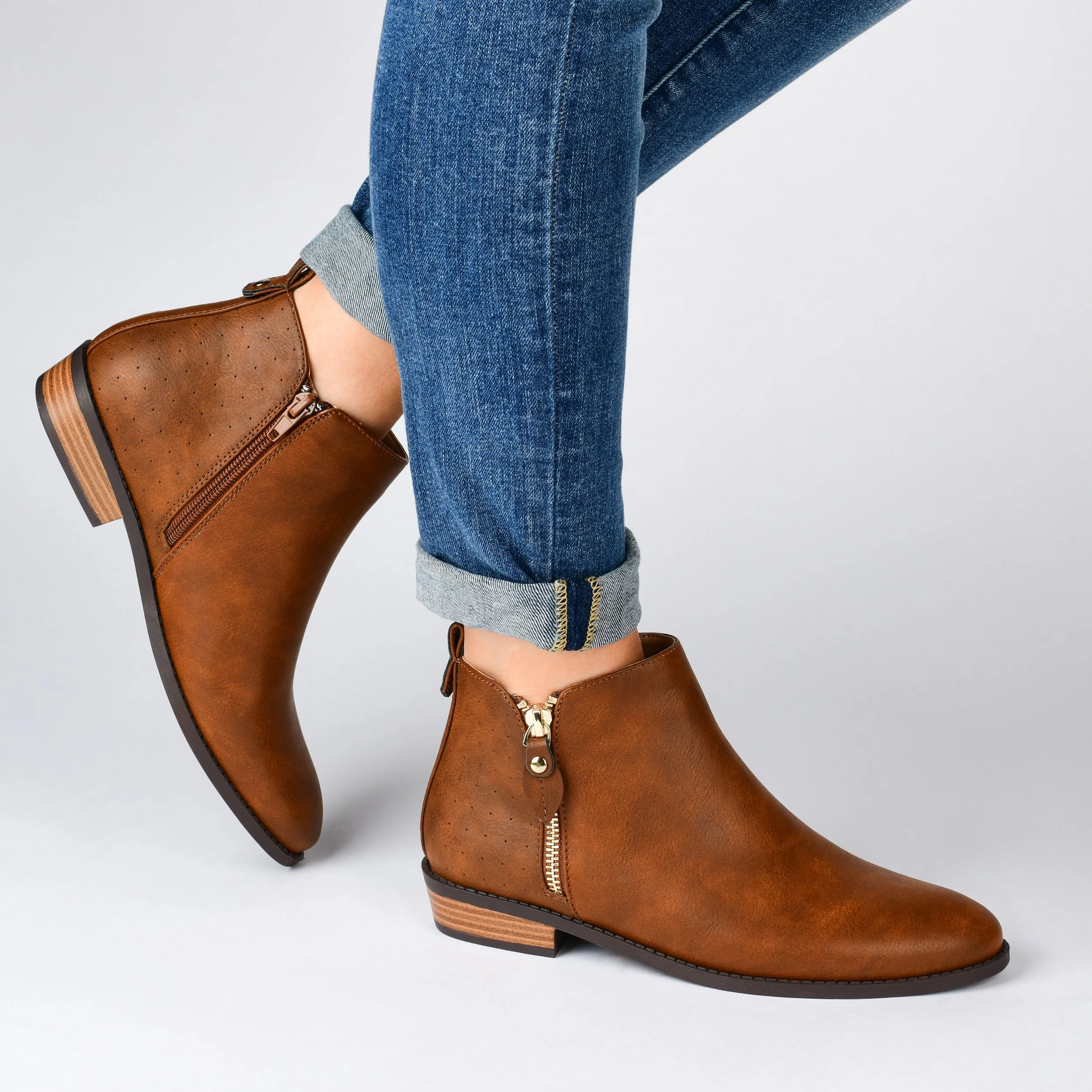 Journee Collection Women's Ellis Bootie