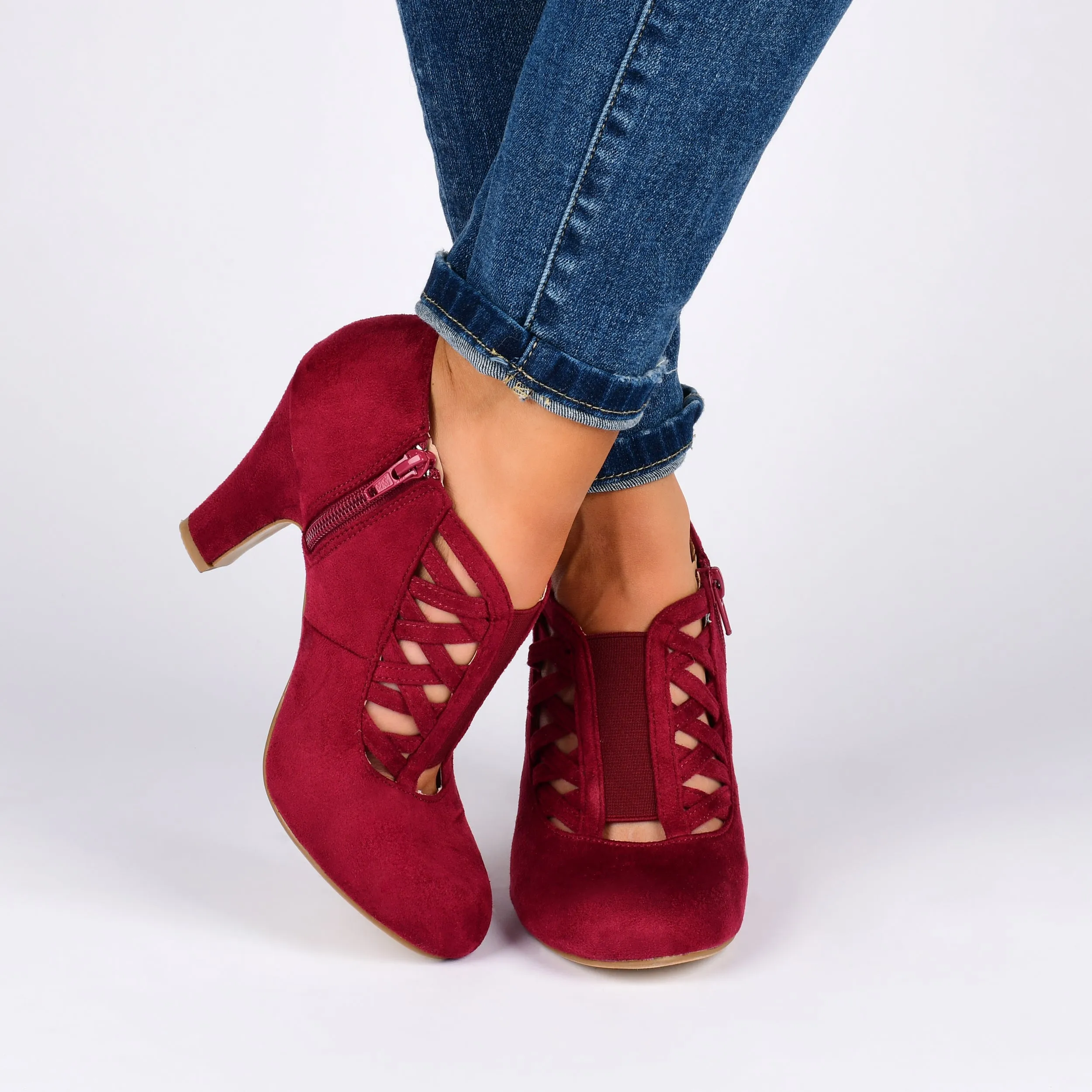 Journee Collection Women's Wide-Width Piper Bootie