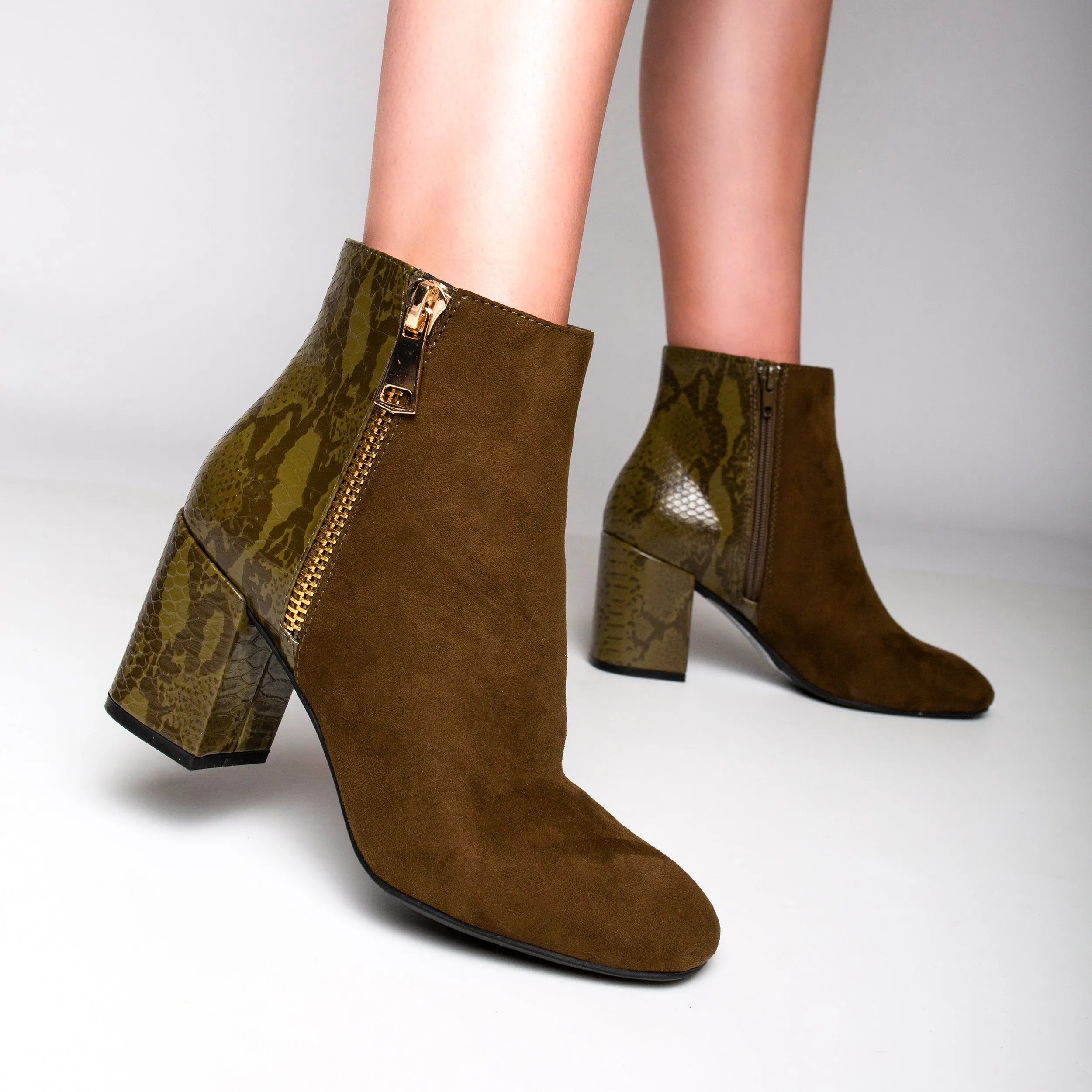 Journee Women's Sarah Bootie