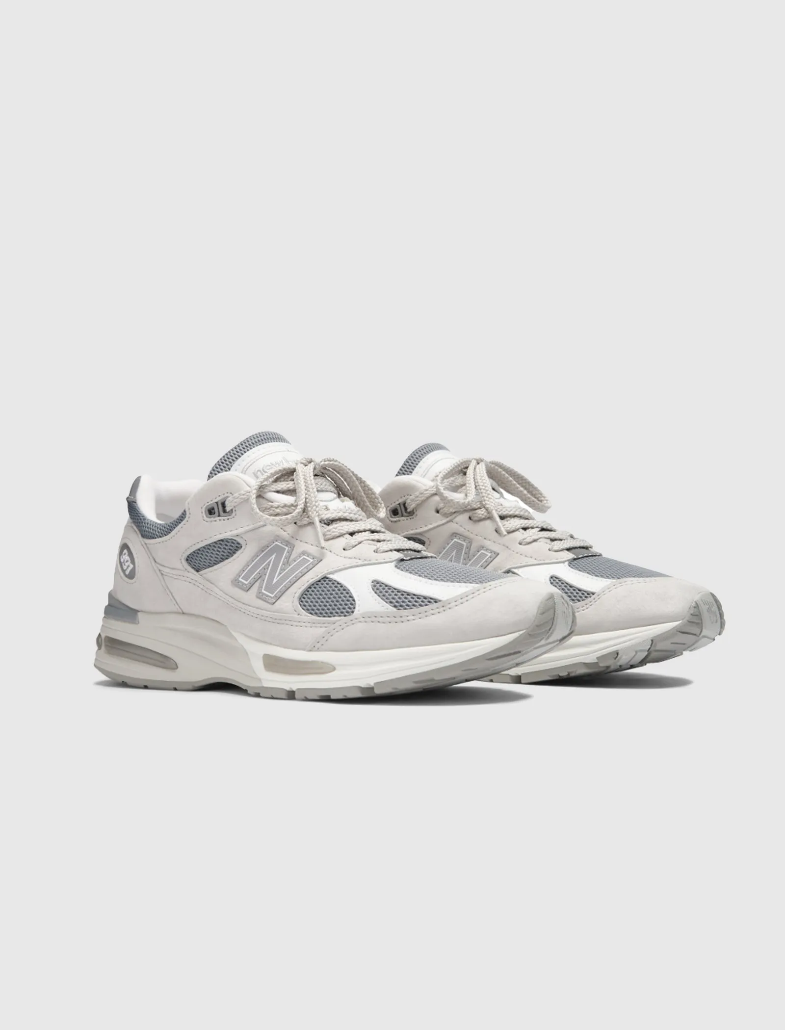 MADE IN UK 991 V2 "NIMBUS CLOUD"