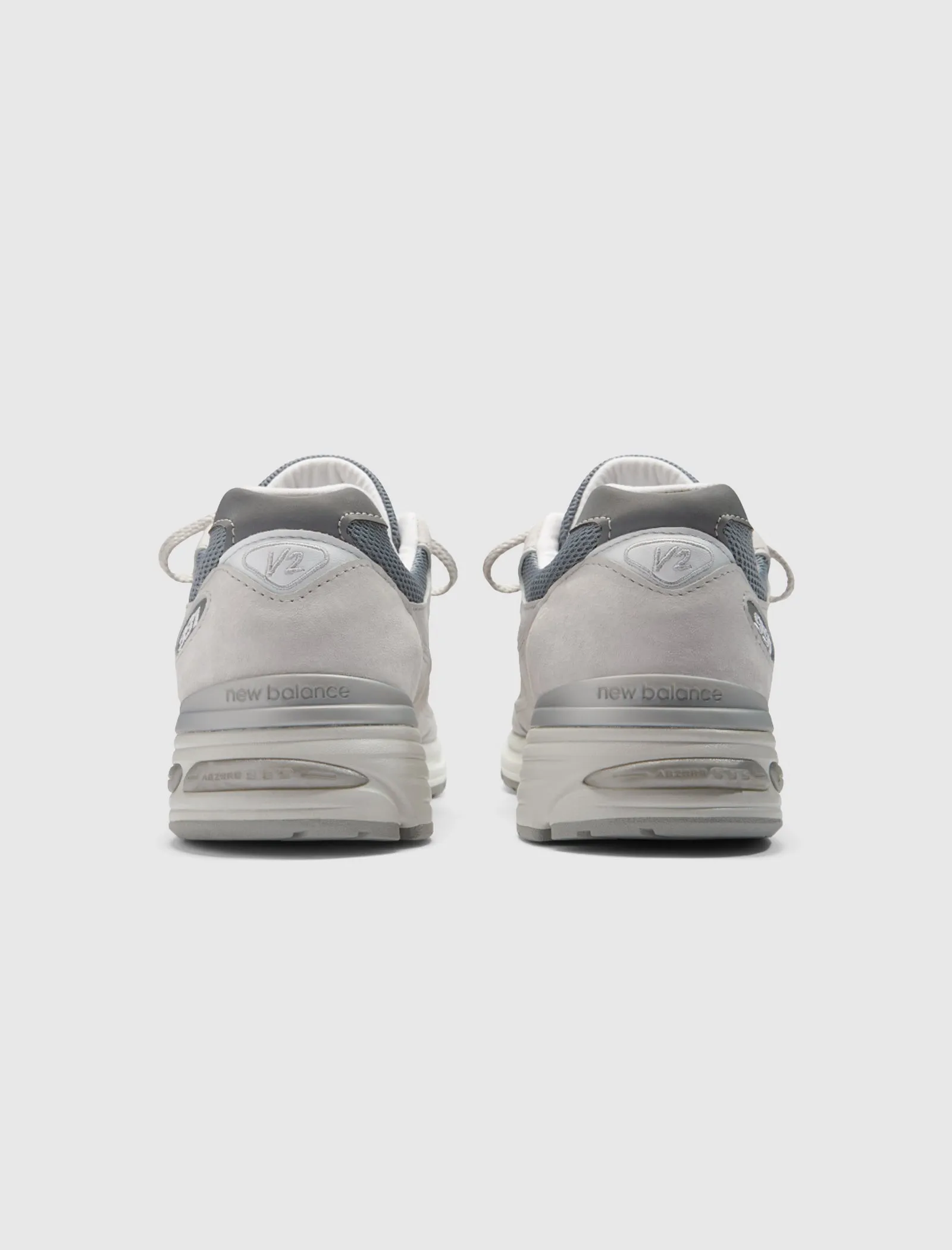 MADE IN UK 991 V2 "NIMBUS CLOUD"