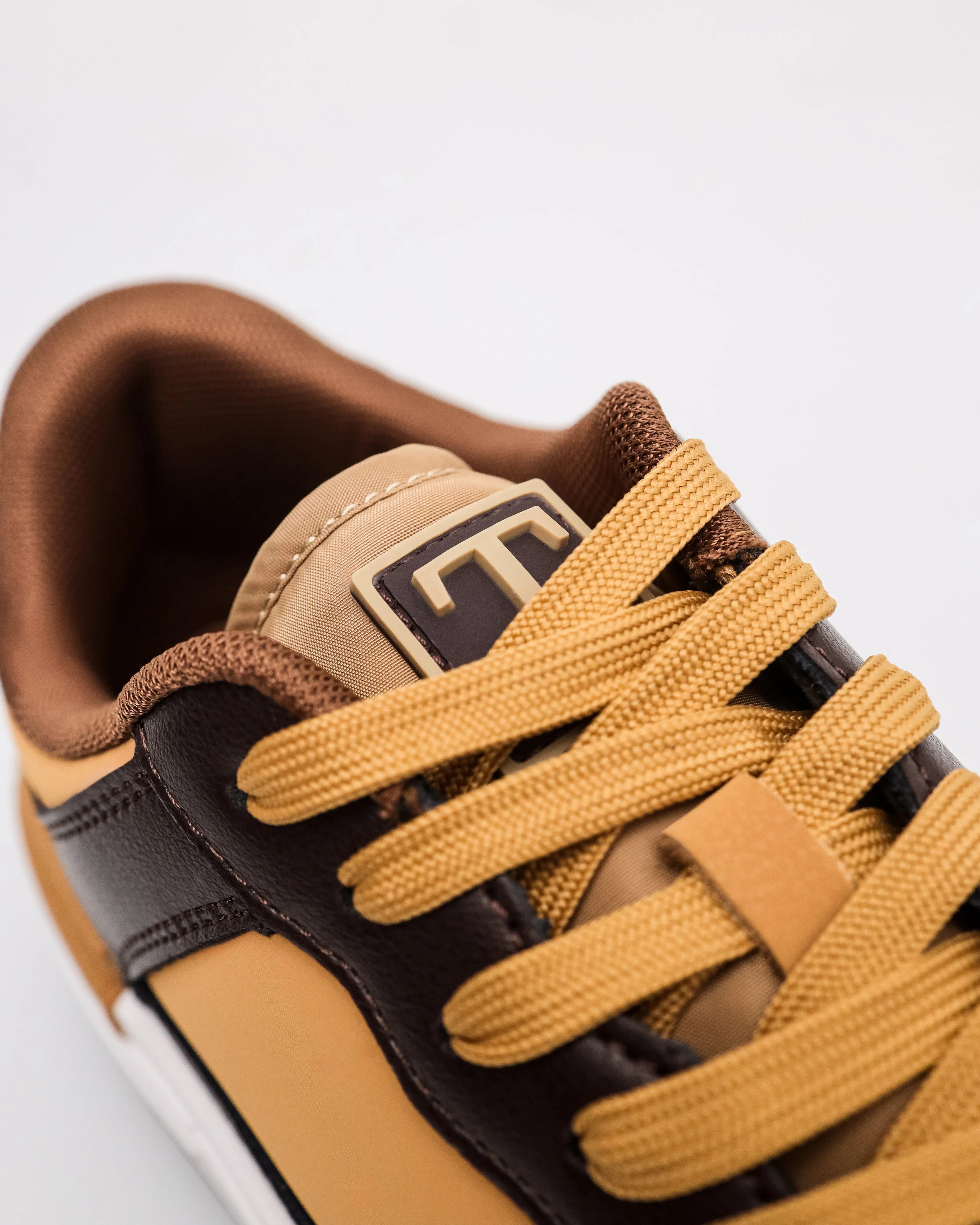 Tomaz C675M Men's Modern Stride Sneakers