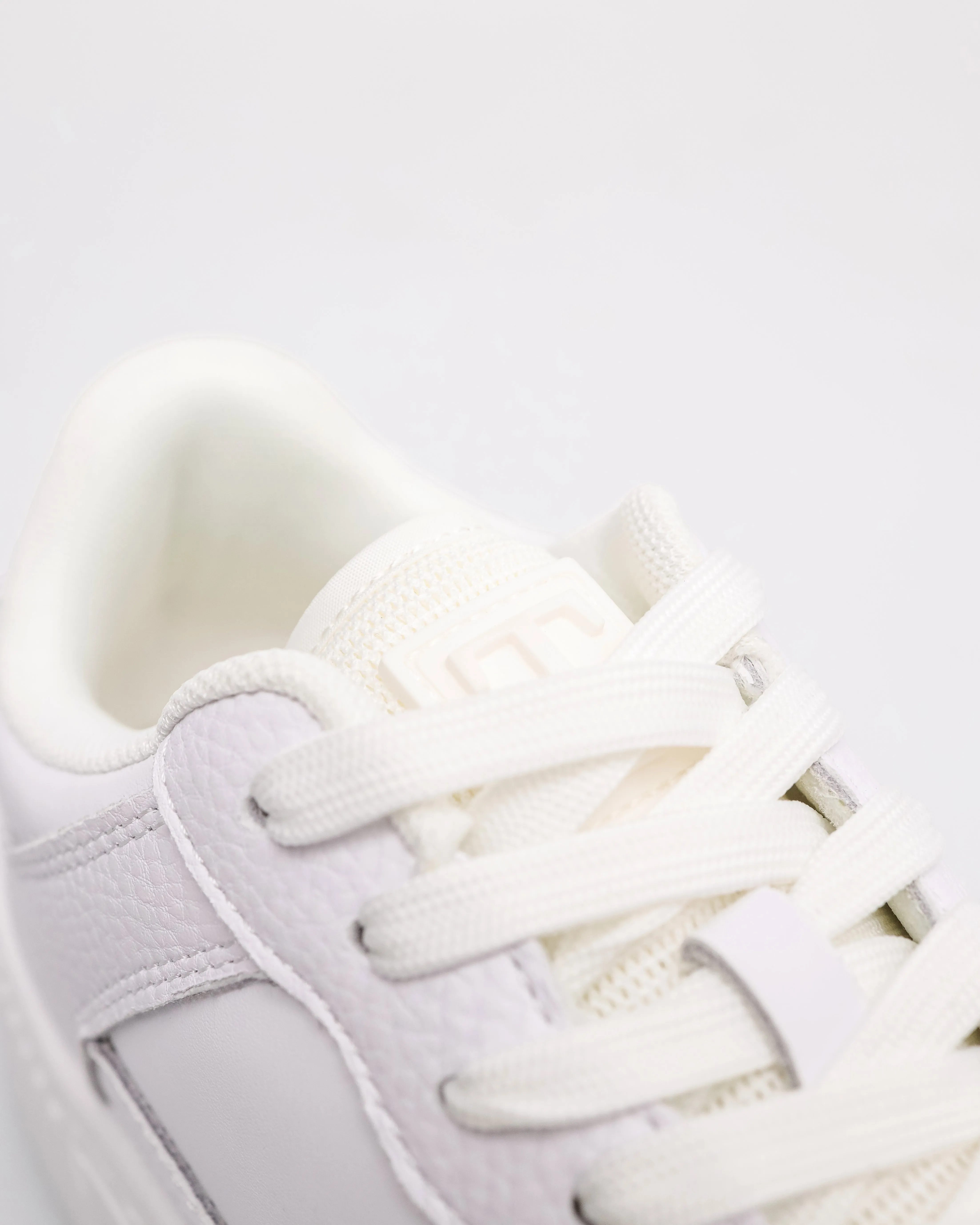 Tomaz C675M Men's Modern Stride Sneakers