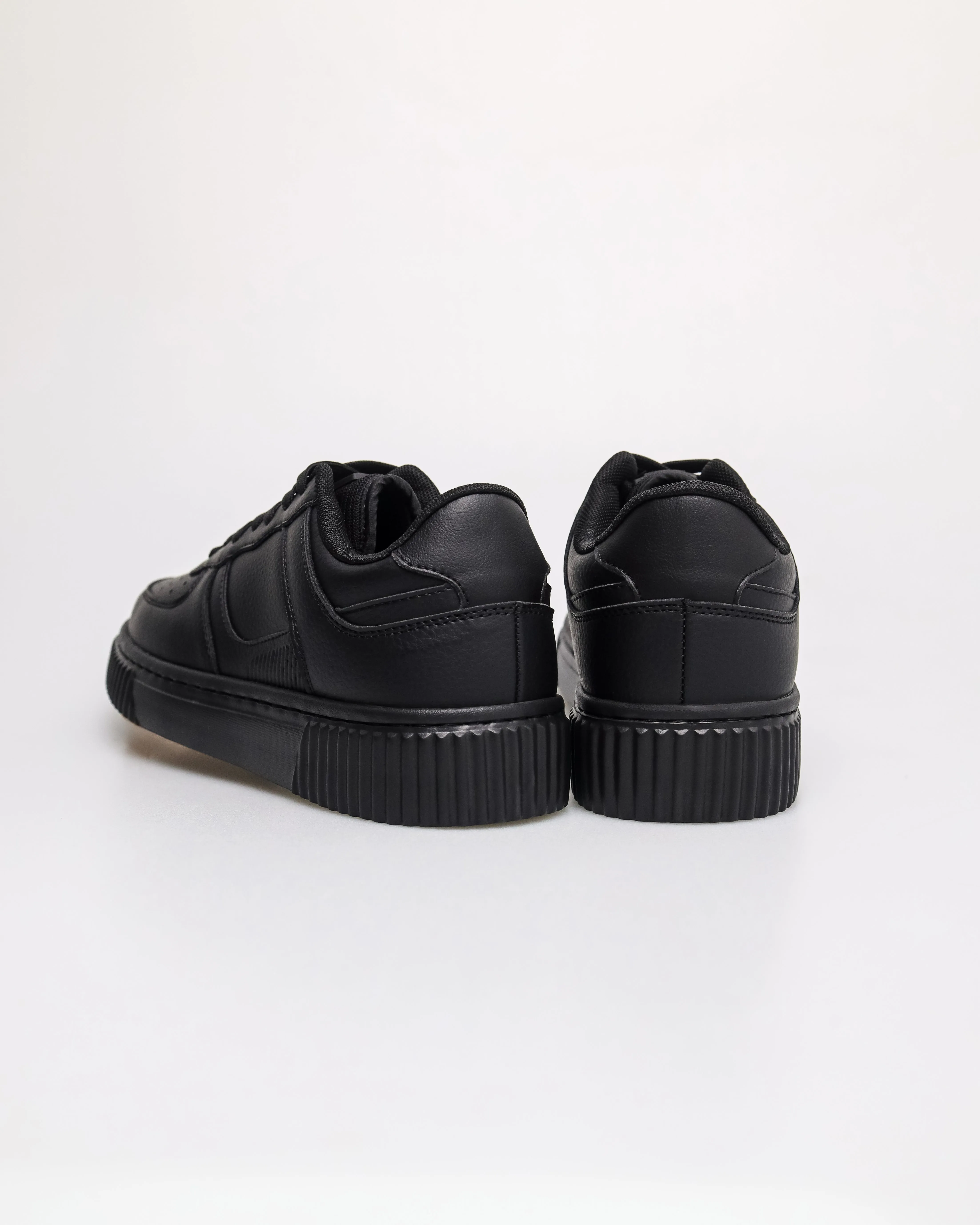 Tomaz C675M Men's Modern Stride Sneakers
