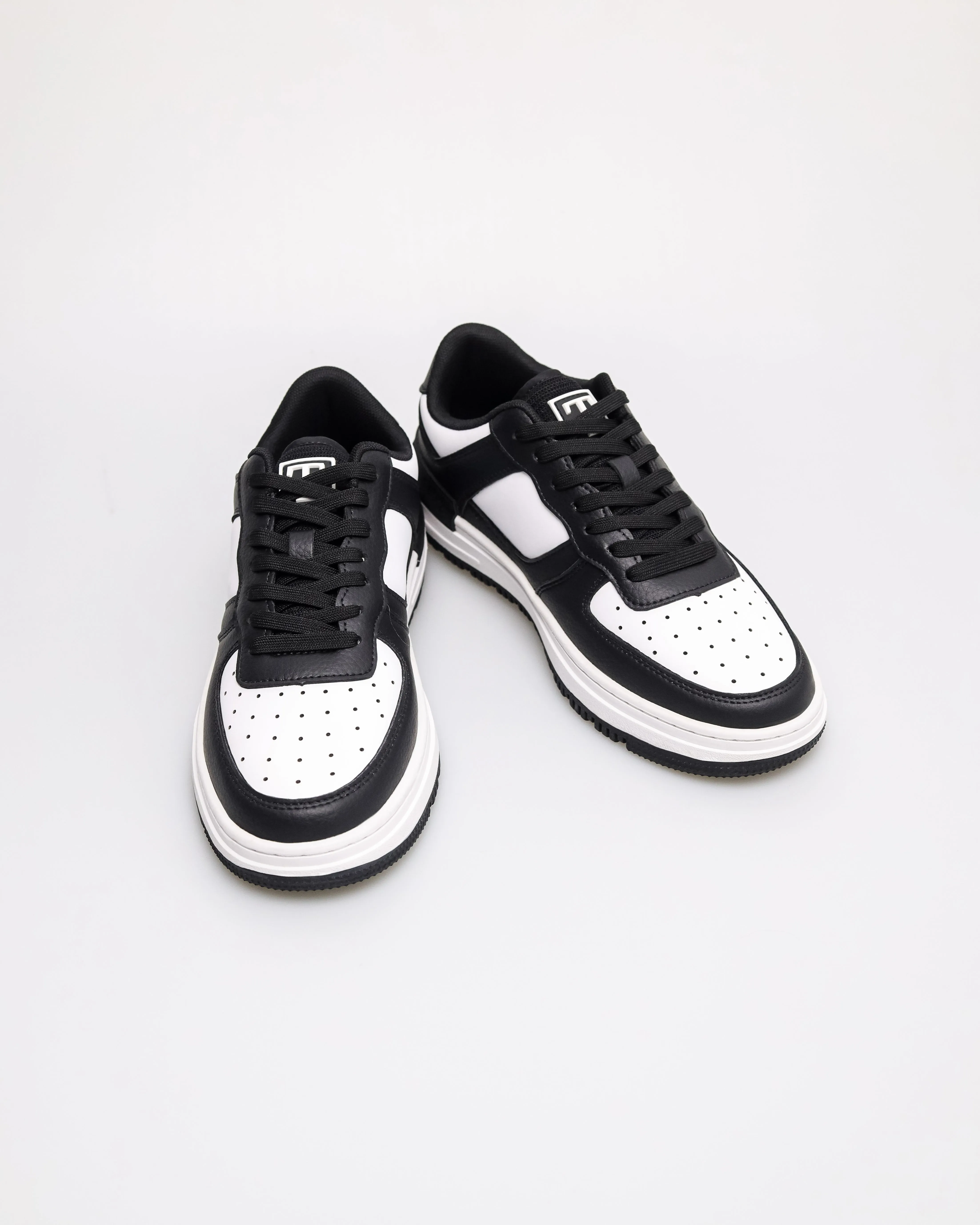 Tomaz C675M Men's Modern Stride Sneakers