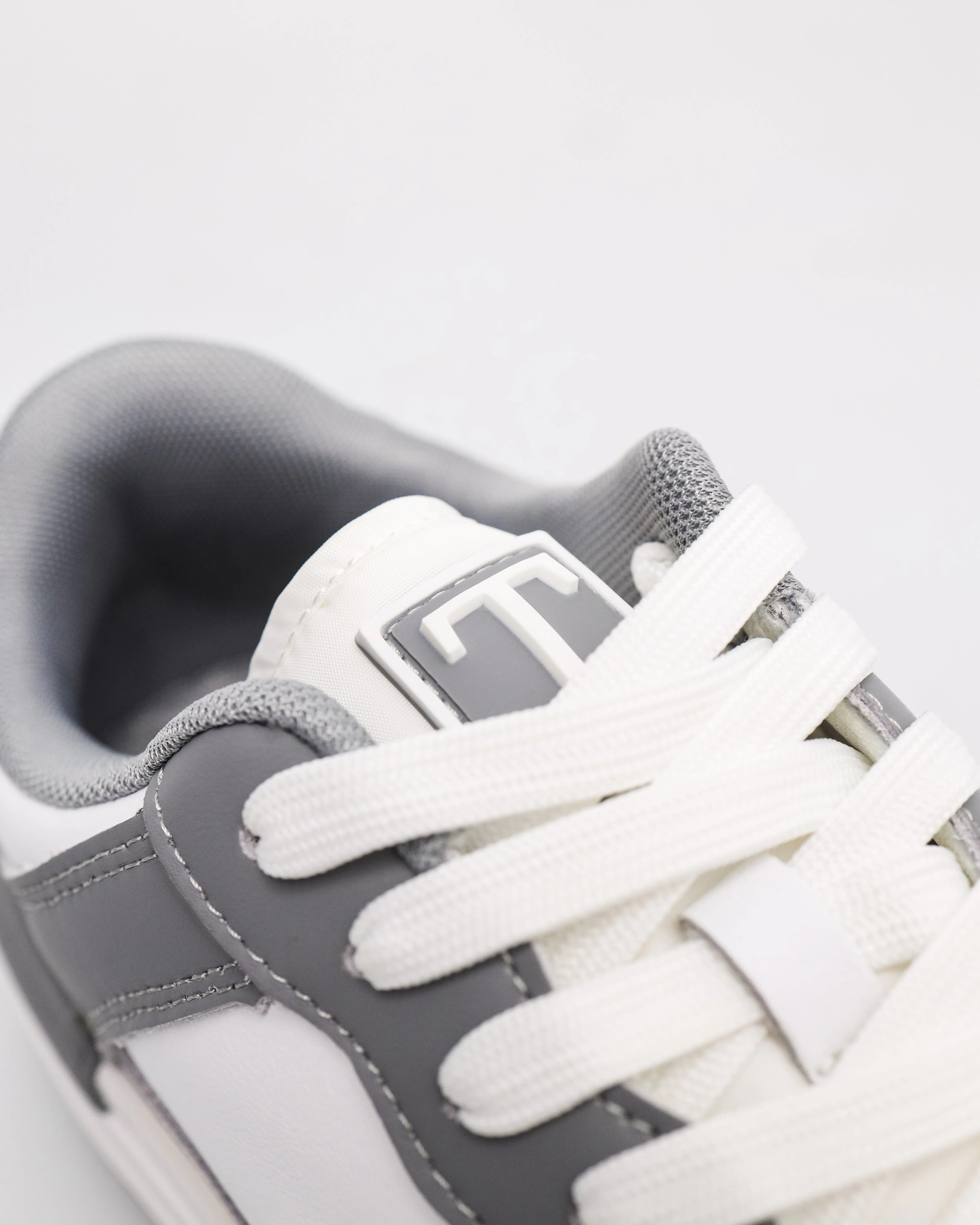 Tomaz C675M Men's Modern Stride Sneakers