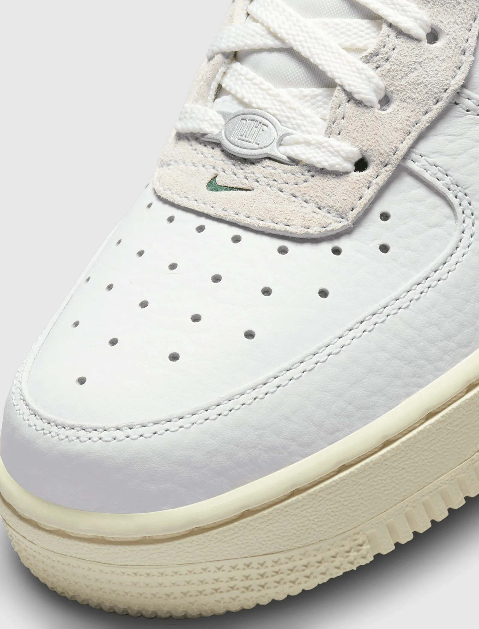 WOMEN'S AIR FORCE 1 '07 LX COMMAND FORCE "GORGE GREEN"