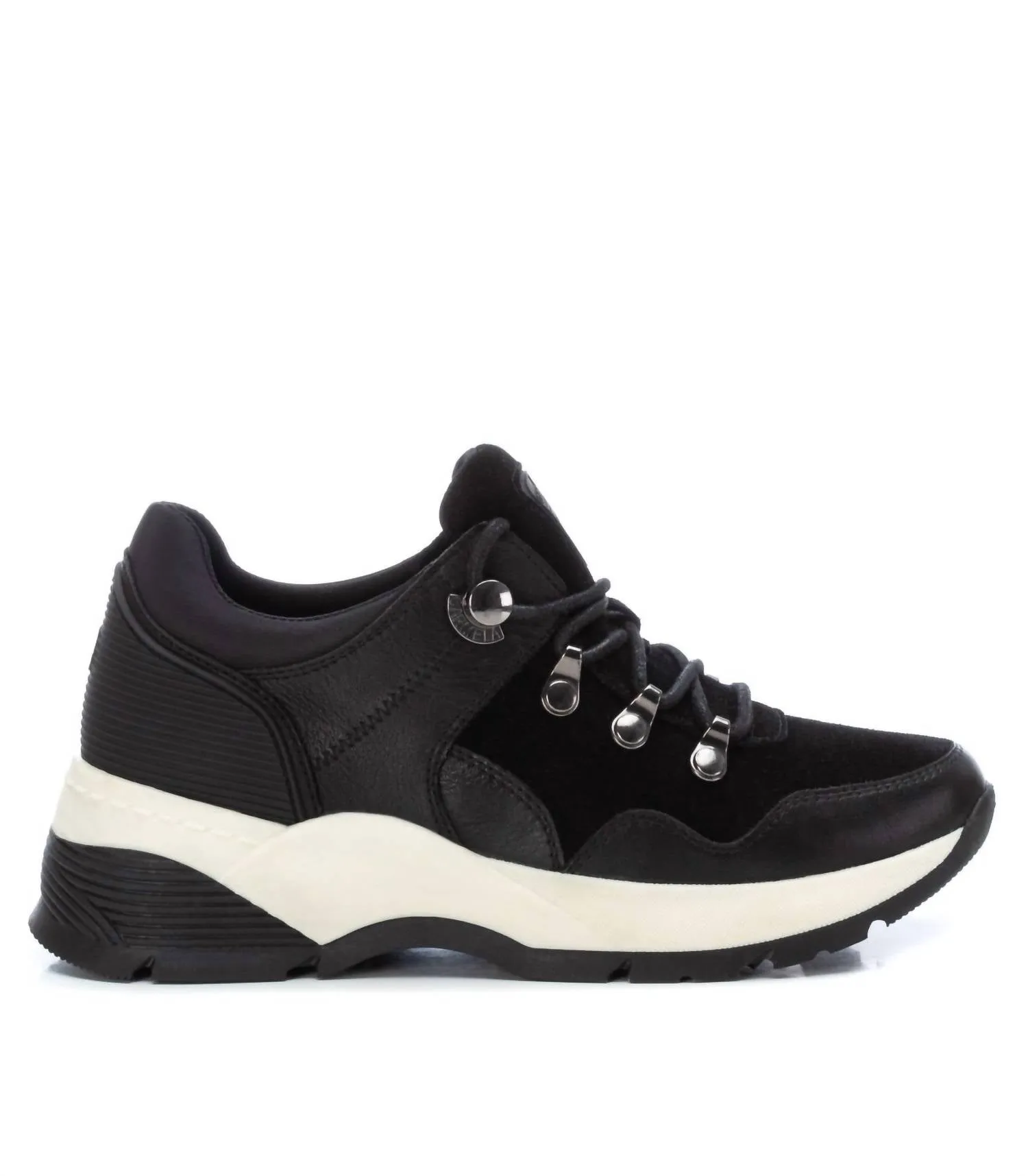 Women's Casual Sneakers In Black