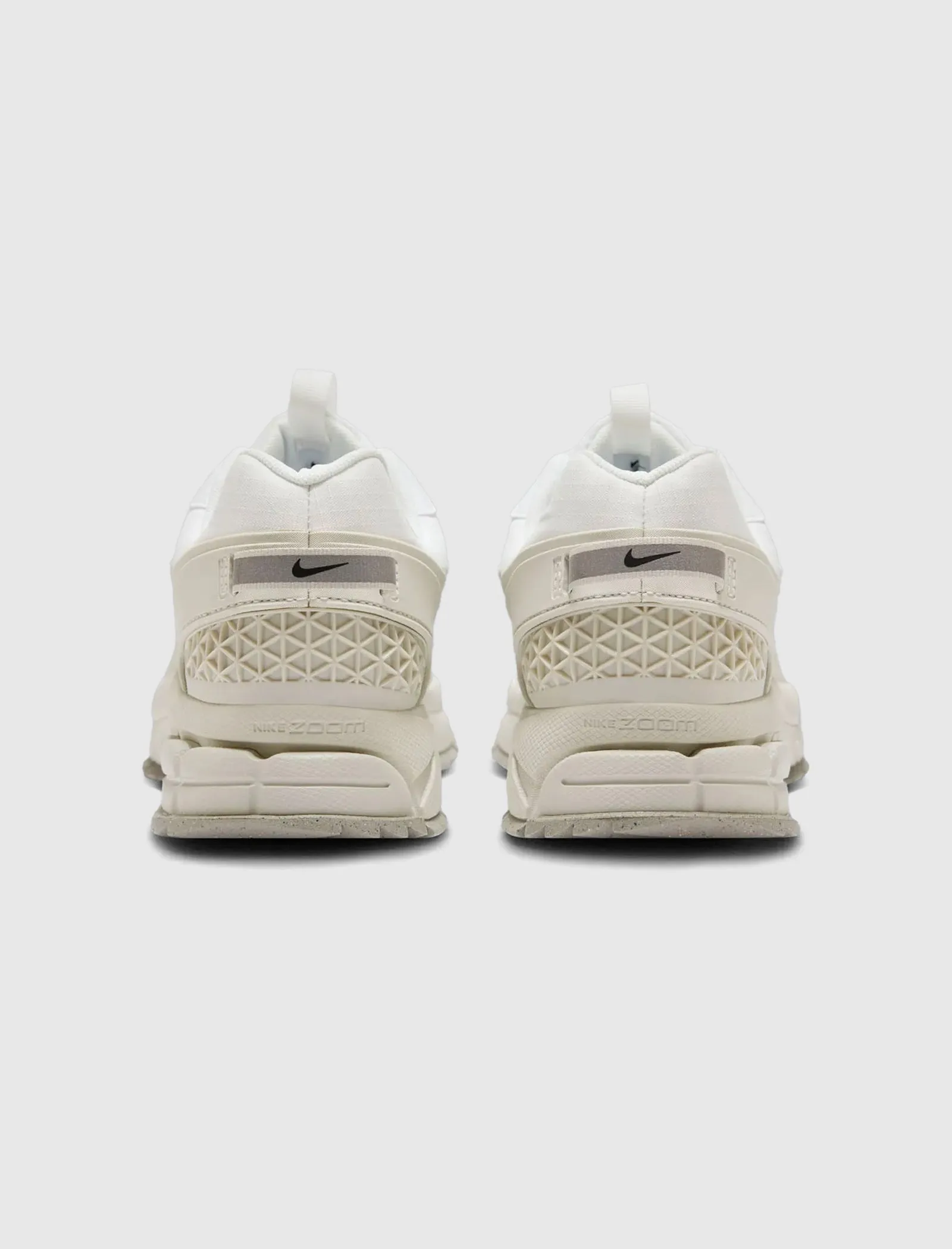ZOOM VOMERO ROAM "SUMMIT WHITE"